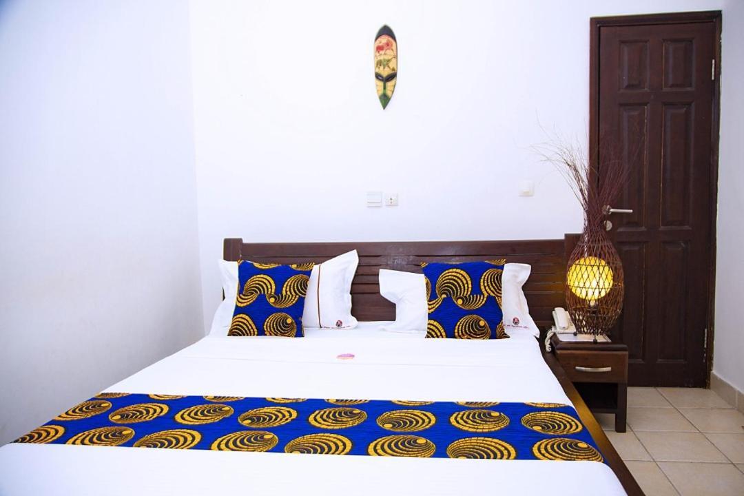 Cypa Hotel Abidjan Exterior photo