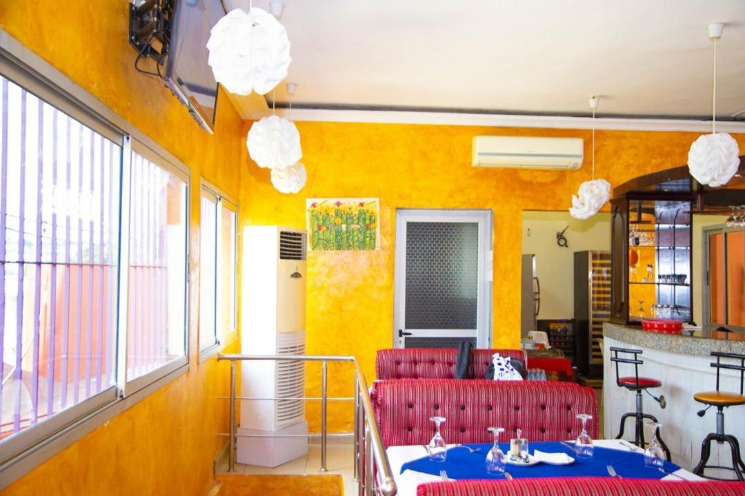 Cypa Hotel Abidjan Exterior photo