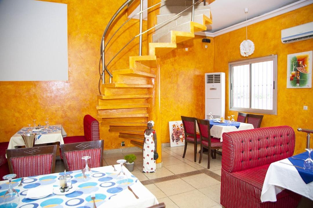 Cypa Hotel Abidjan Exterior photo