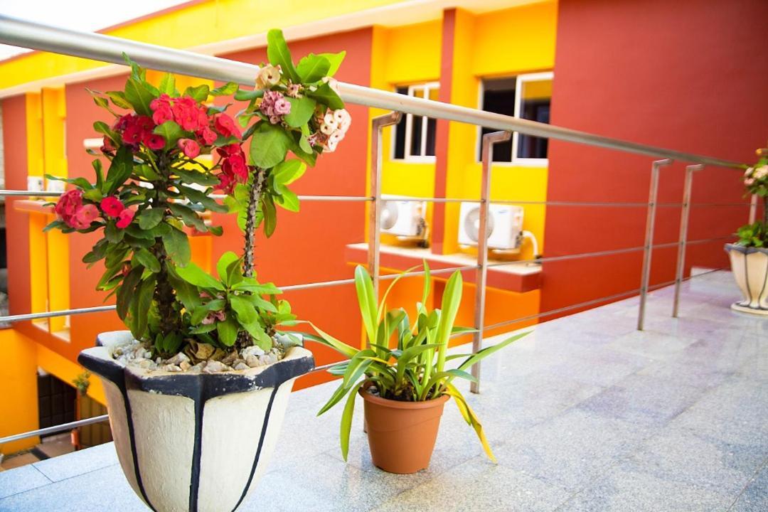 Cypa Hotel Abidjan Exterior photo