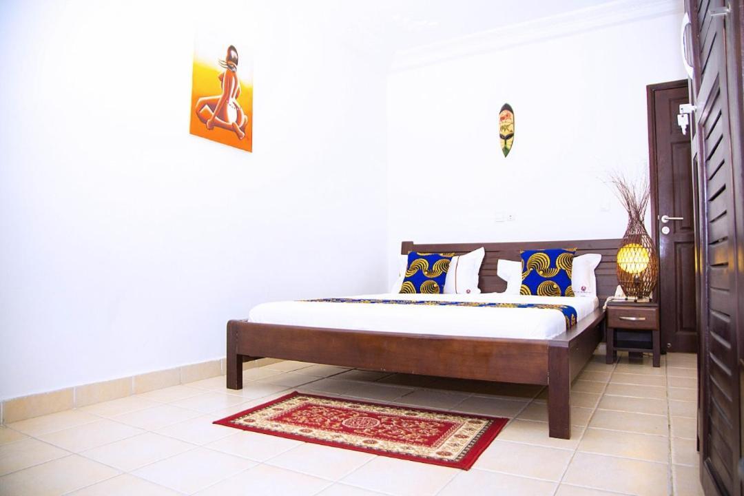 Cypa Hotel Abidjan Exterior photo