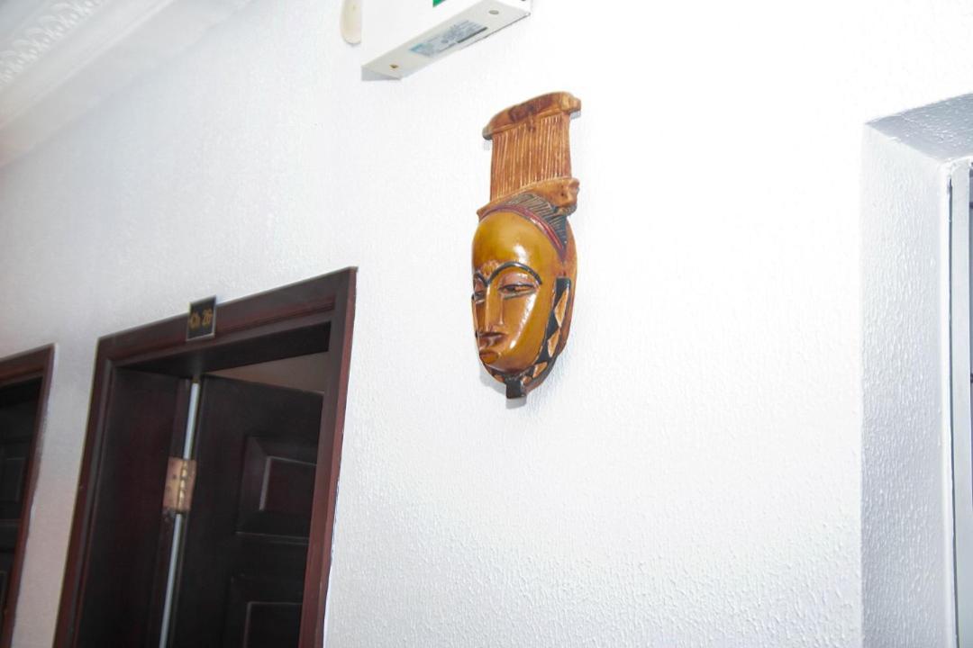 Cypa Hotel Abidjan Exterior photo