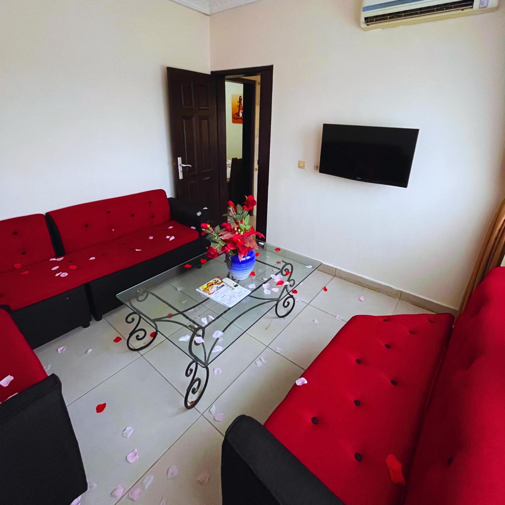 Cypa Hotel Abidjan Exterior photo