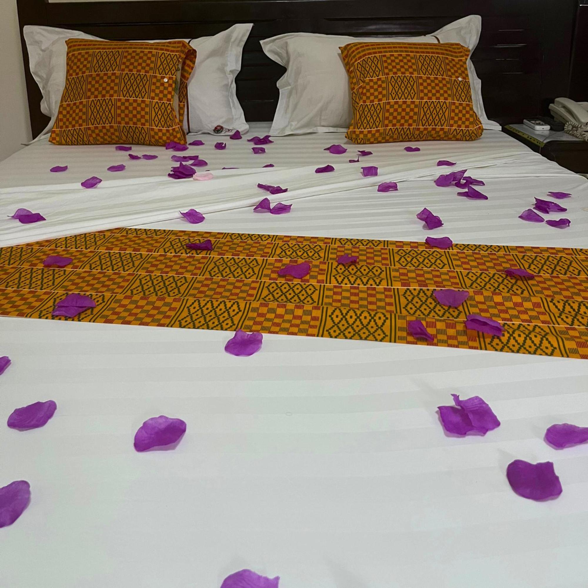 Cypa Hotel Abidjan Exterior photo