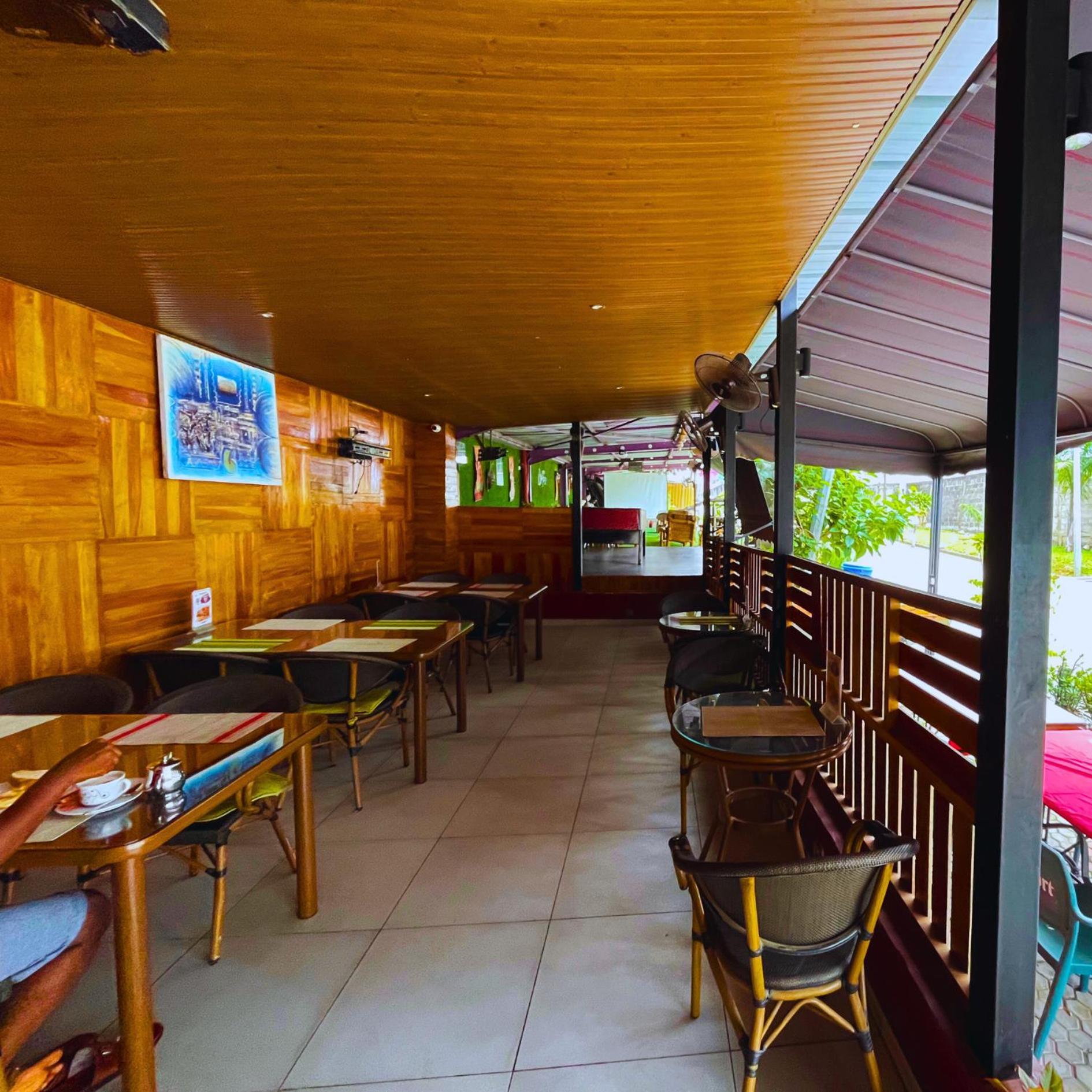 Cypa Hotel Abidjan Exterior photo