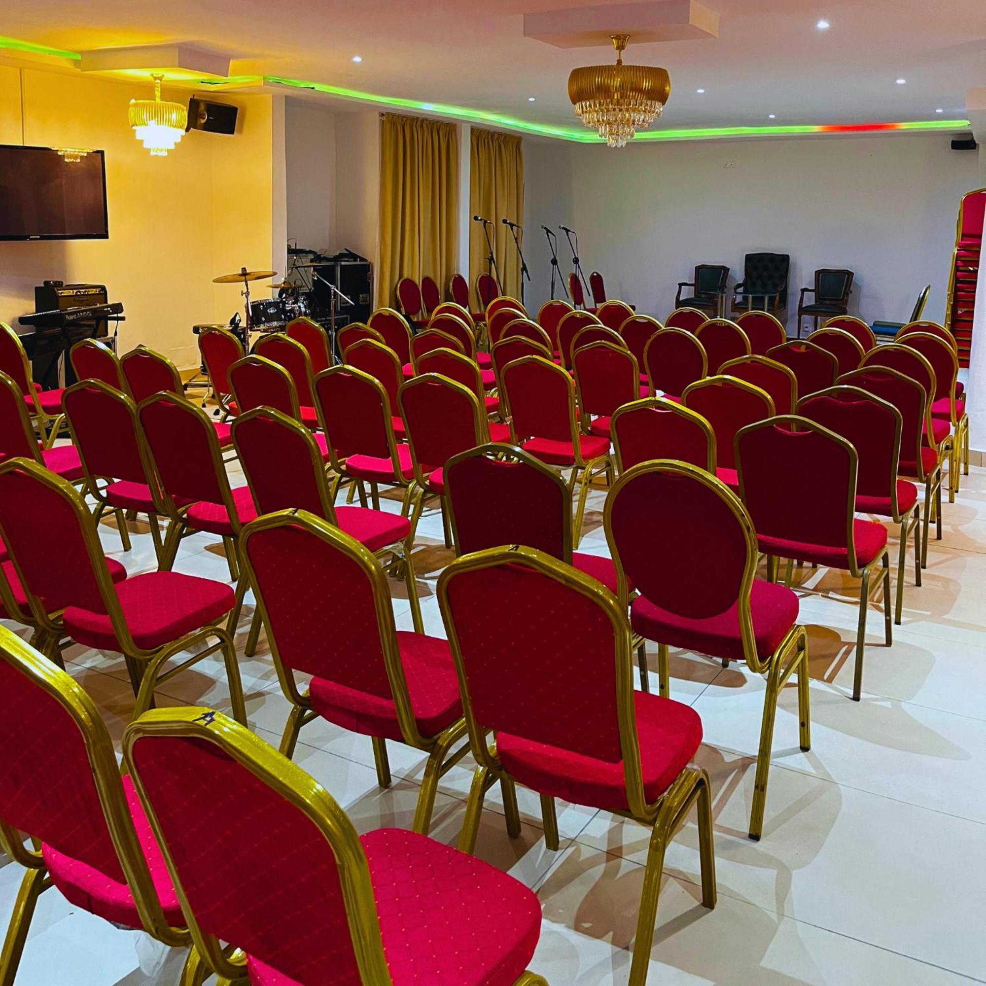 Cypa Hotel Abidjan Exterior photo
