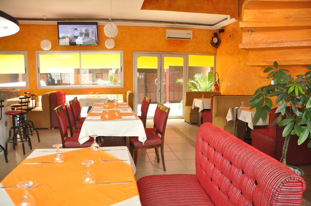 Cypa Hotel Abidjan Exterior photo