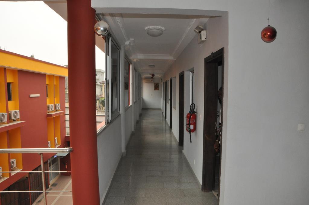 Cypa Hotel Abidjan Exterior photo